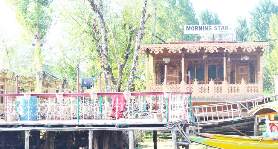 Young Morning Star Group of Houseboats, Srinagar 1